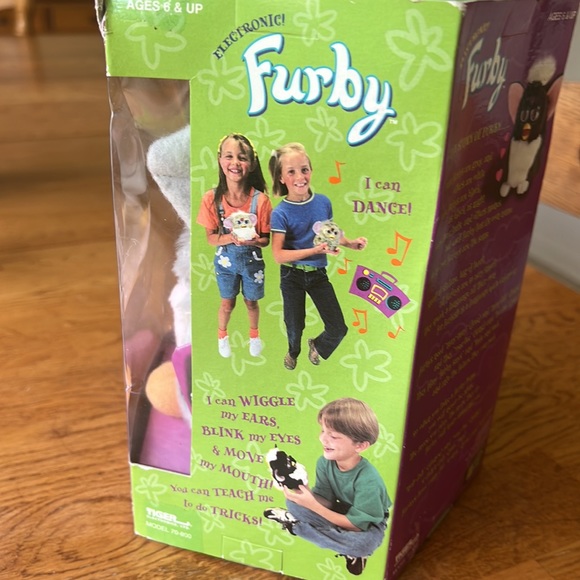 Vintage 1998 Furby, Never been opened. Model 70-800 - Picture 8 of 8